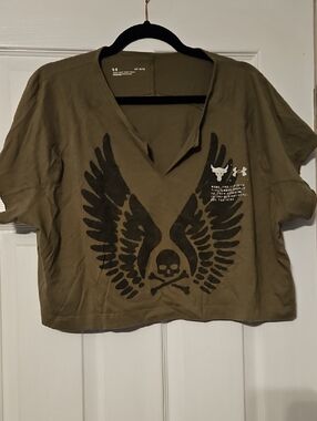 Under Armour Olive Green Winged Skull Crop Tee